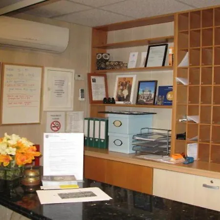 Dona Catalina Hotell 3*